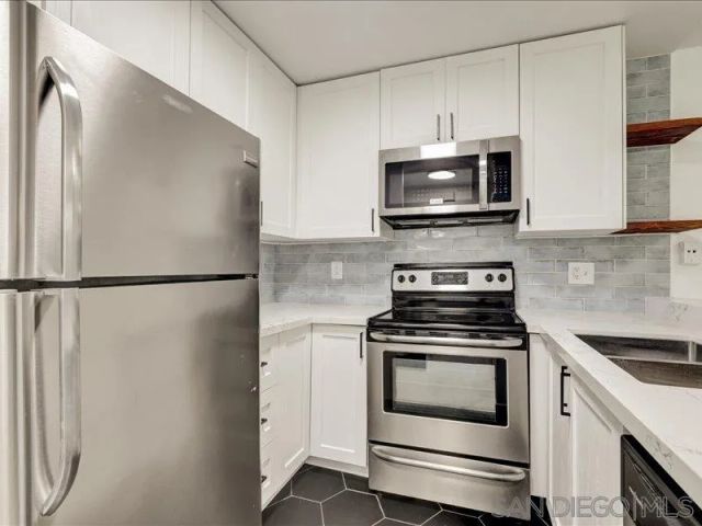 1124 Eureka St 17, San Diego, CA 92110