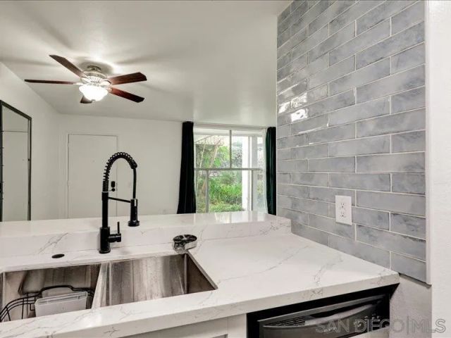 1124 Eureka St 17, San Diego, CA 92110