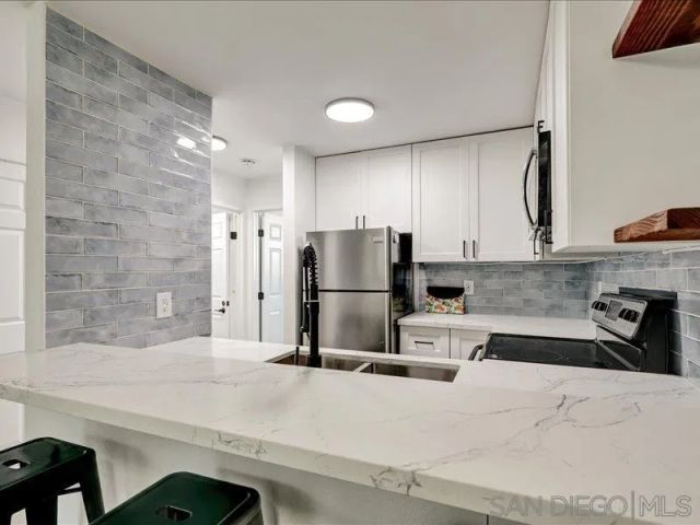 1124 Eureka St 17, San Diego, CA 92110