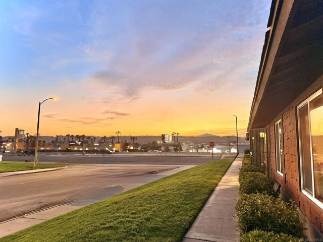 321 Sun Ct, El Cajon, CA 92021