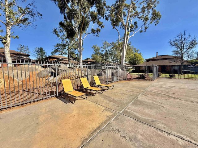 321 Sun Ct, El Cajon, CA 92021