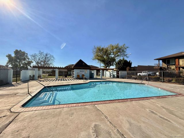 321 Sun Ct, El Cajon, CA 92021