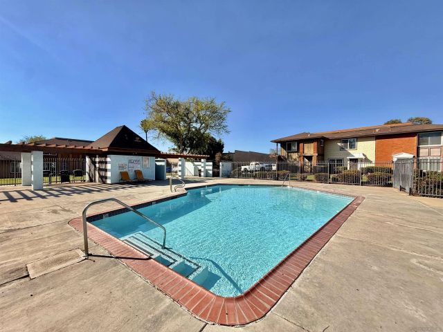 321 Sun Ct, El Cajon, CA 92021