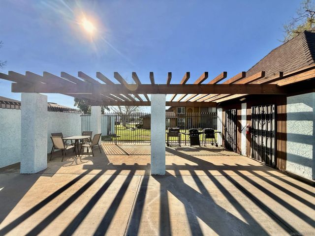 321 Sun Ct, El Cajon, CA 92021