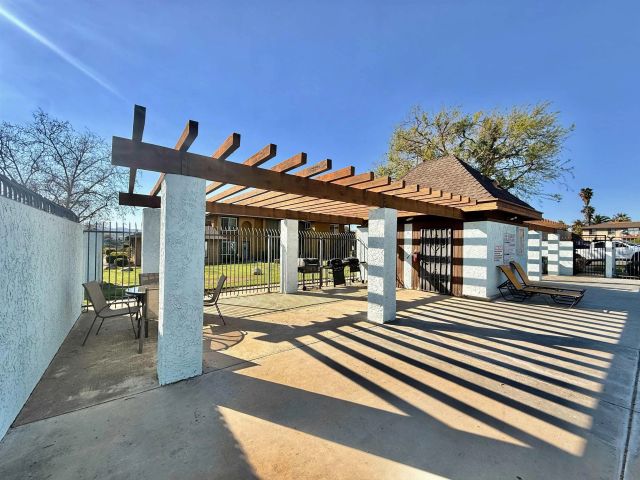 321 Sun Ct, El Cajon, CA 92021