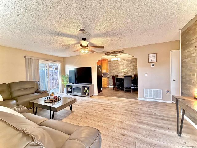 321 Sun Ct, El Cajon, CA 92021