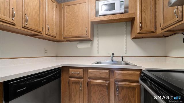 55 Oil Mill Road 22, Danbury, CT 06810