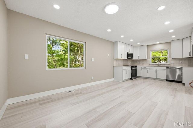 6230 Antire Road, High Ridge, MO 63049