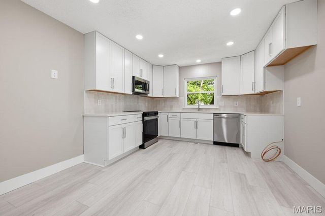 6230 Antire Road, High Ridge, MO 63049