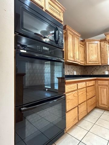 615 Placer Ave, Odessa, TX 79763