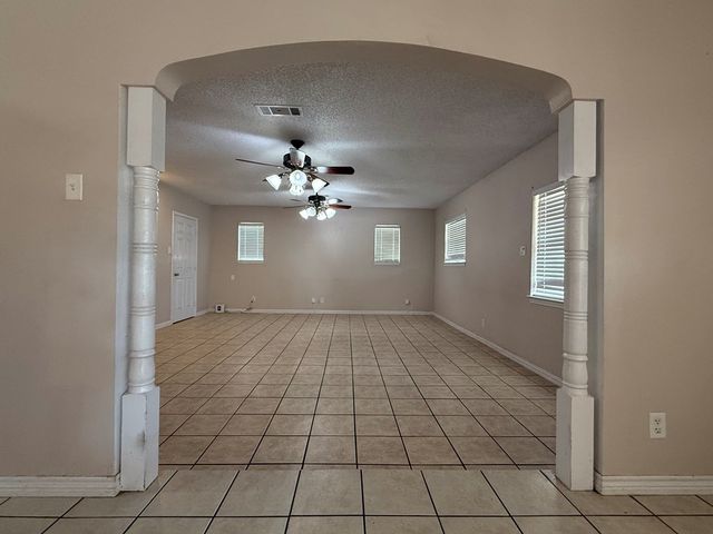 615 Placer Ave, Odessa, TX 79763