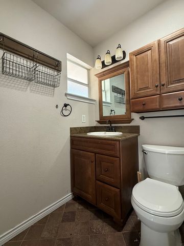 615 Placer Ave, Odessa, TX 79763