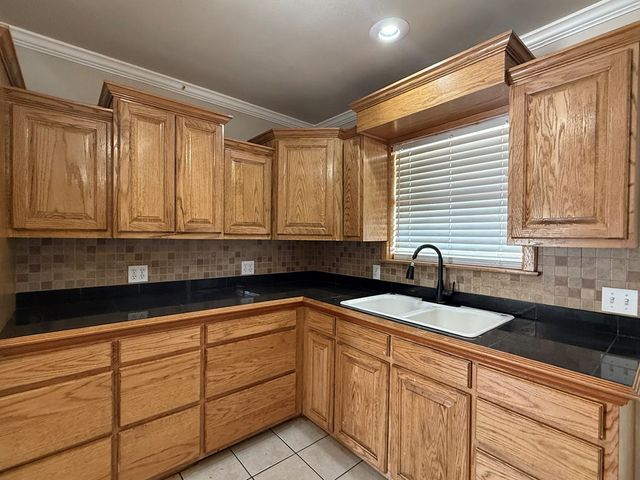 615 Placer Ave, Odessa, TX 79763