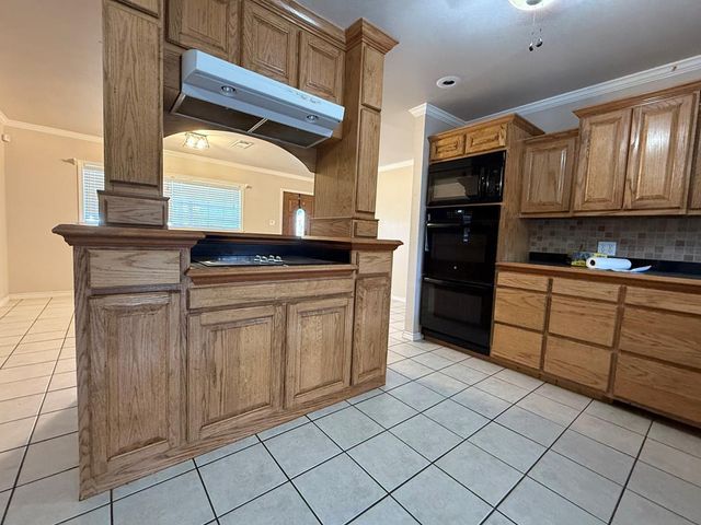 615 Placer Ave, Odessa, TX 79763