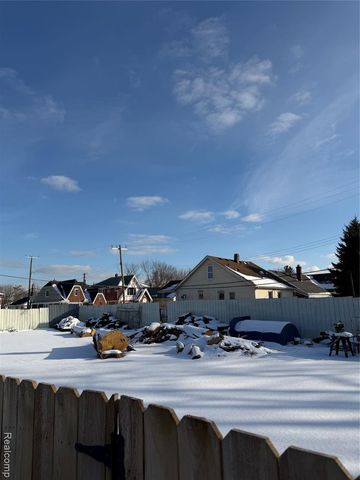 7647 Joy Road, Detroit, MI 48204