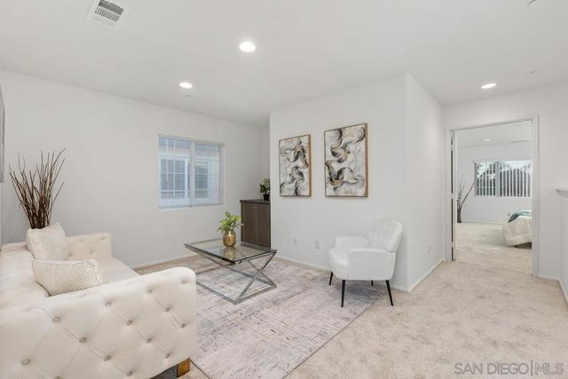 264 CAMELLIA WAY, Vista, CA 92083