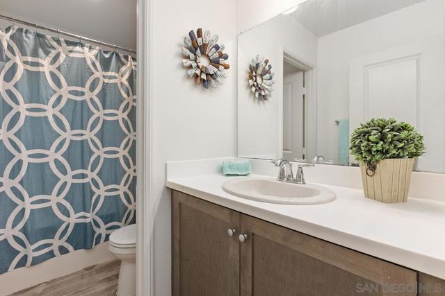 264 CAMELLIA WAY, Vista, CA 92083