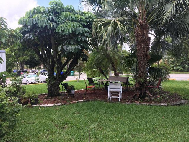 399 Sheffield Q, West Palm Beach, FL 33417