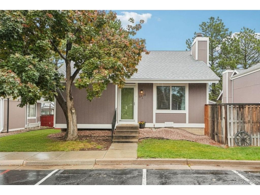 3850 S Genoa Ct A, Aurora, CO 80013
