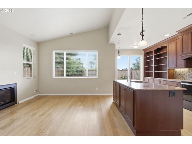5475 CHARLES Way, Eugene, OR 97402