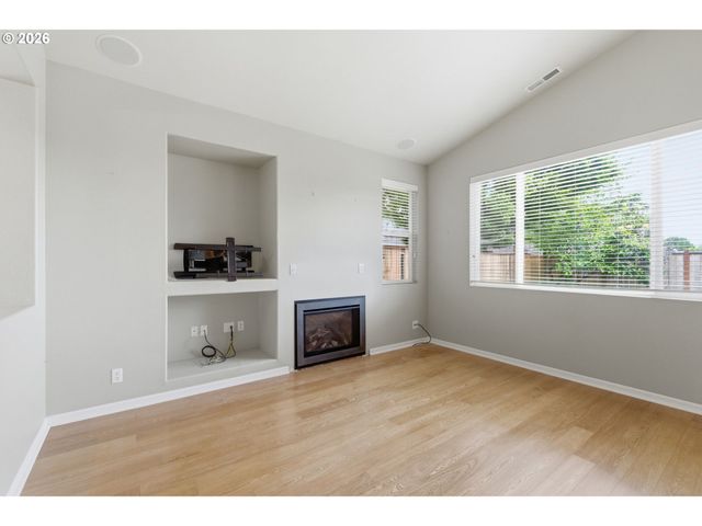 5475 CHARLES Way, Eugene, OR 97402
