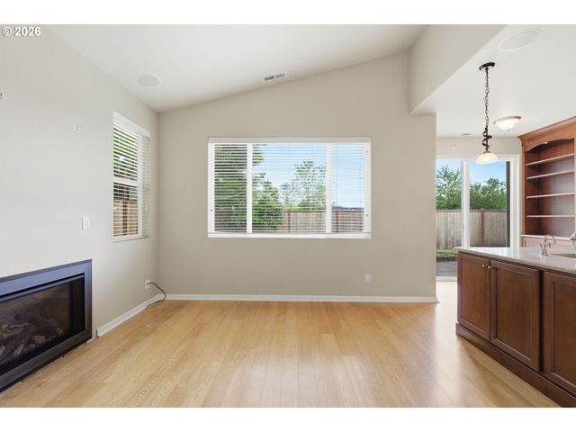 5475 CHARLES Way, Eugene, OR 97402
