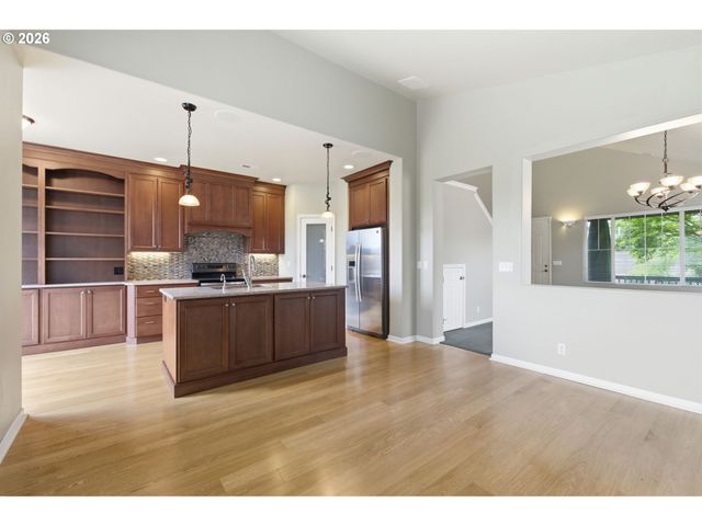 5475 CHARLES Way, Eugene, OR 97402