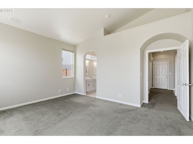 5475 CHARLES Way, Eugene, OR 97402