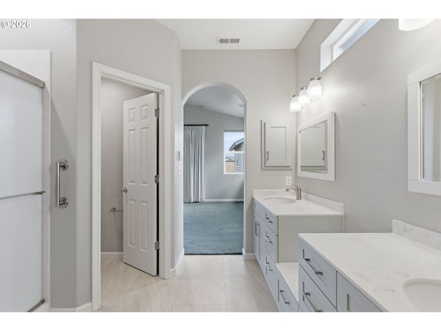 5475 CHARLES Way, Eugene, OR 97402