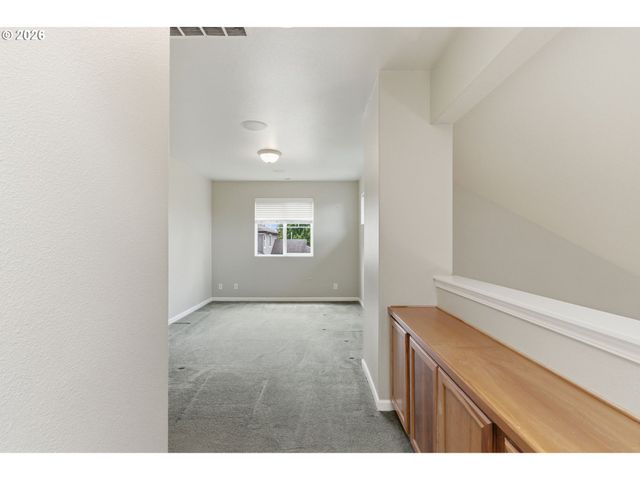 5475 CHARLES Way, Eugene, OR 97402