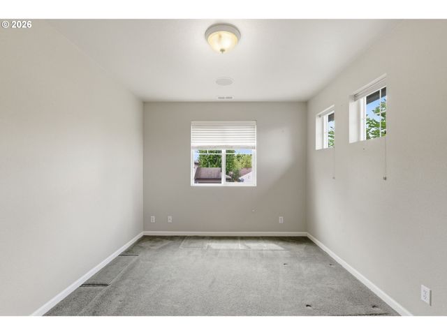 5475 CHARLES Way, Eugene, OR 97402