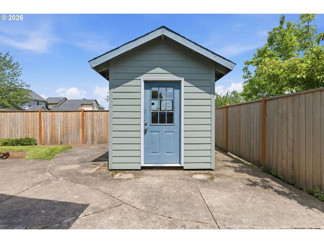 5475 CHARLES Way, Eugene, OR 97402