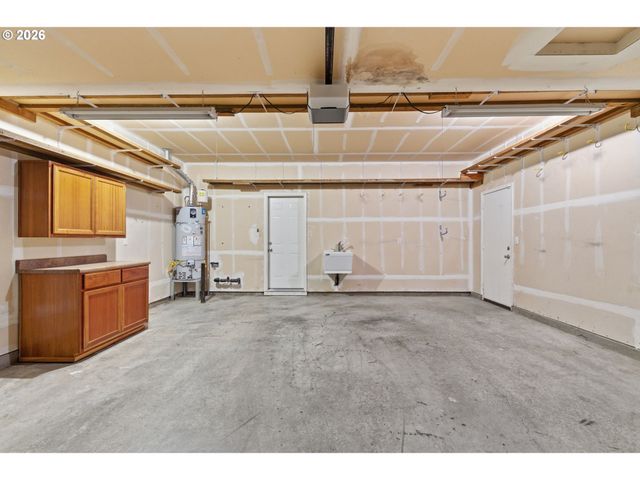 5475 CHARLES Way, Eugene, OR 97402