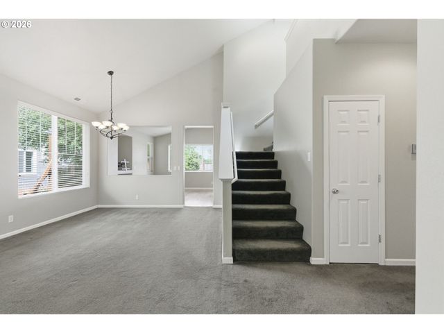 5475 CHARLES Way, Eugene, OR 97402