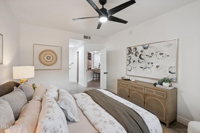 5450 E Deer Valley Drive Unit 1215, Phoenix, AZ 85054