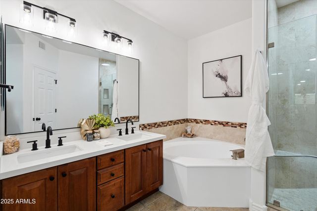 5450 E Deer Valley Drive Unit 1215, Phoenix, AZ 85054