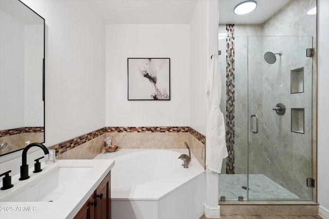 5450 E Deer Valley Drive Unit 1215, Phoenix, AZ 85054