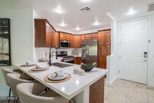 5450 E Deer Valley Drive Unit 1215, Phoenix, AZ 85054