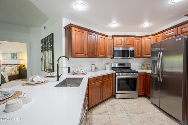 5450 E Deer Valley Drive Unit 1215, Phoenix, AZ 85054