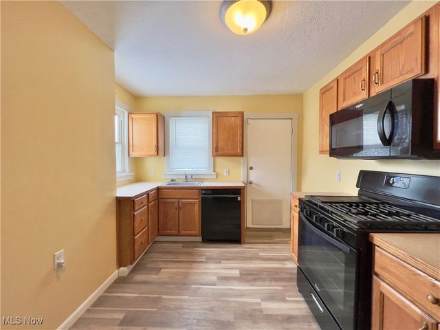 1227 Greenfield Avenue SW, Canton, OH 44706