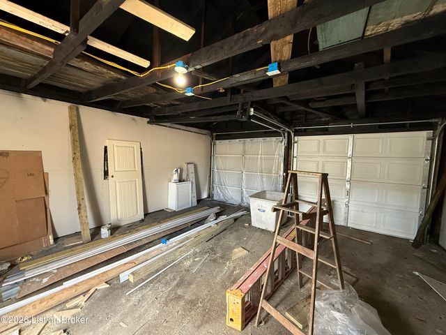 1460 S 11th St, Louisville, KY 40210