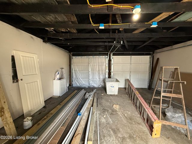 1460 S 11th St, Louisville, KY 40210