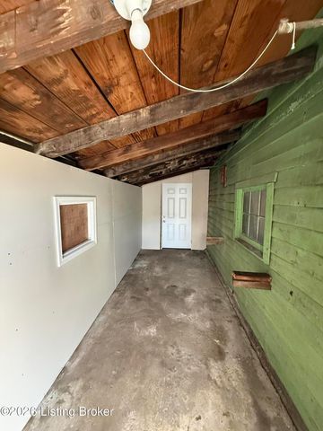 1460 S 11th St, Louisville, KY 40210