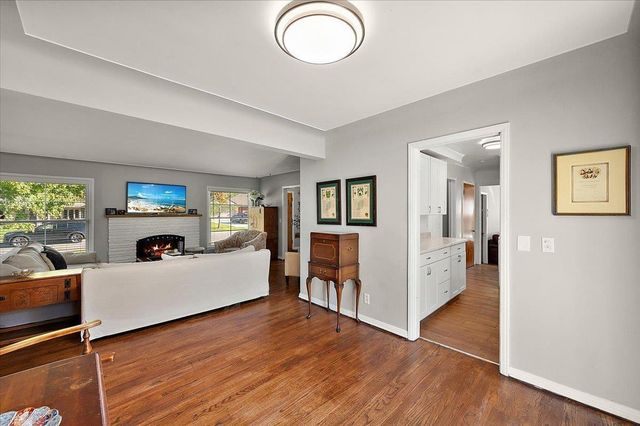 1111 S Renaud Road, Grosse Pointe Woods, MI 48236