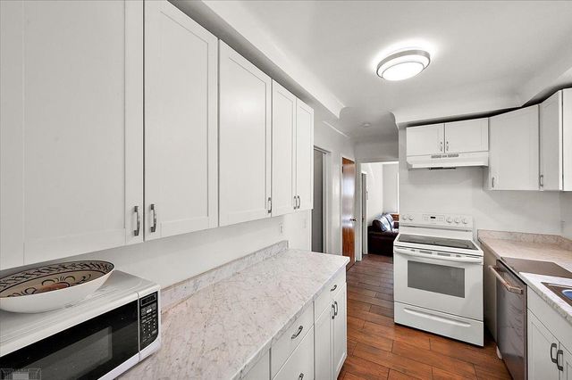 1111 S Renaud Road, Grosse Pointe Woods, MI 48236