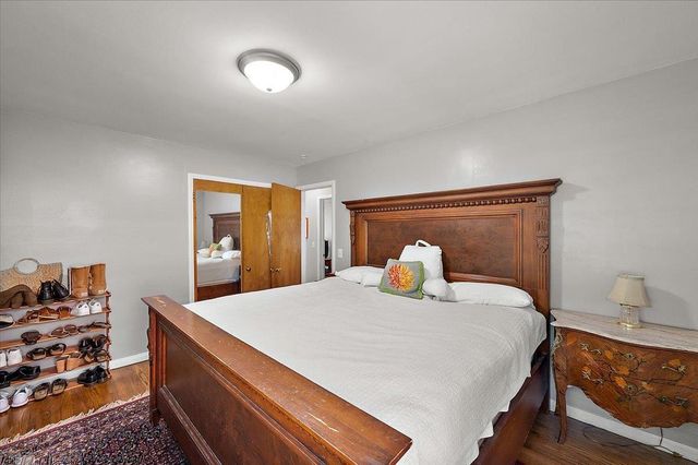 1111 S Renaud Road, Grosse Pointe Woods, MI 48236