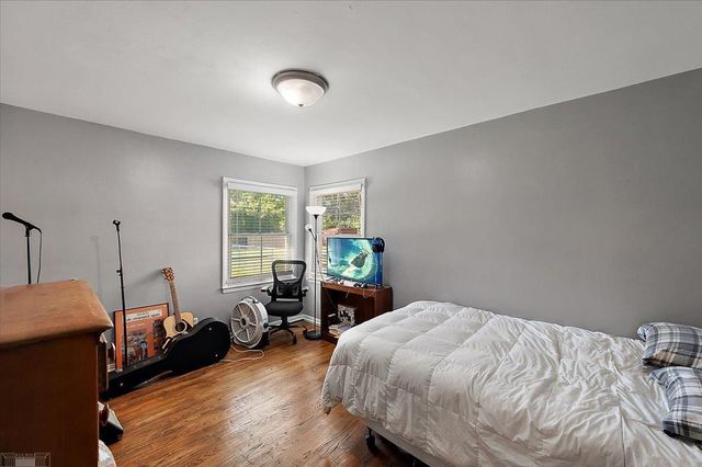 1111 S Renaud Road, Grosse Pointe Woods, MI 48236