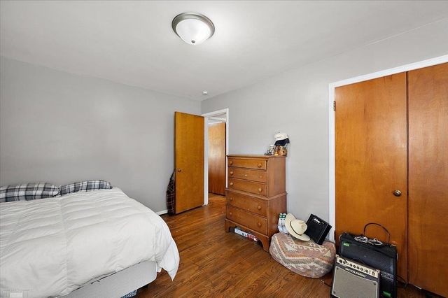 1111 S Renaud Road, Grosse Pointe Woods, MI 48236