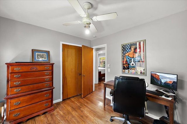 1111 S Renaud Road, Grosse Pointe Woods, MI 48236