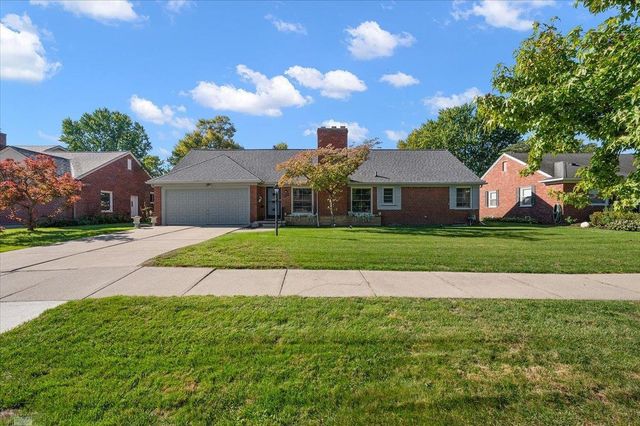 1111 S Renaud Road, Grosse Pointe Woods, MI 48236